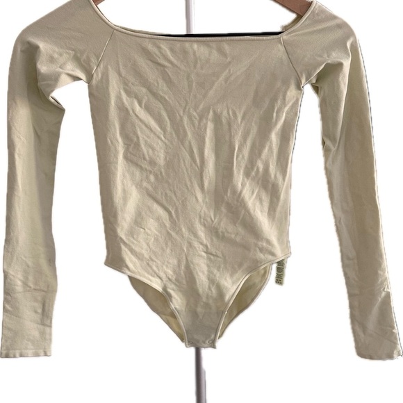 SKIMS Off-Shoulder Bodysuit Long Sleeve Pistachio Small - Picture 3 of 7